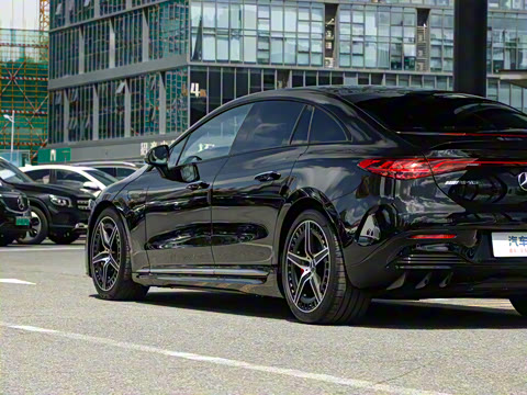 2023�� AMG EQE 53 4MATIC+