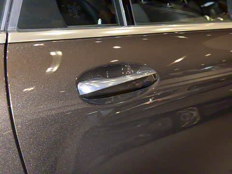 2020�� GLC 260 L 4MATIC ������