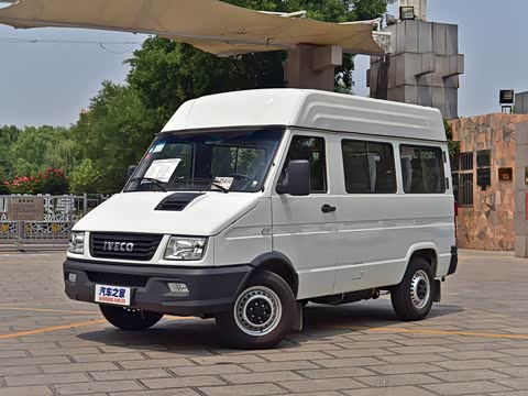 依维柯_依维柯得意 2017款 2.5t a40客车7座47z5图片_汽车之家