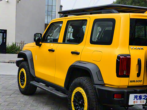 2022�� 2.0T �߾��޶���