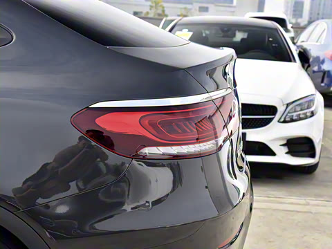 2023�� GLC 260 4MATIC ����SUV