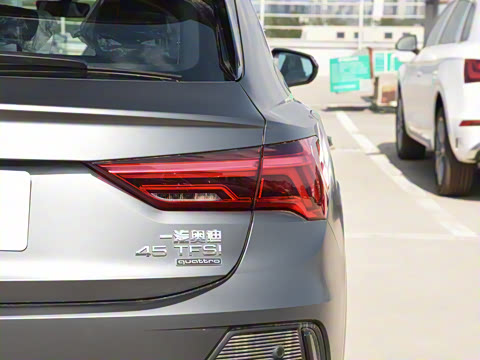 2023�� �Ŀ� 45 TFSI quattro ʱ����