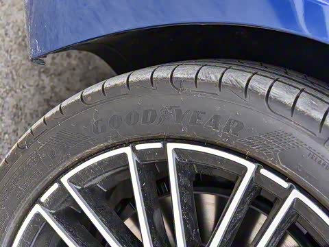 2025�� �Ŀ� C 260 L �˶���