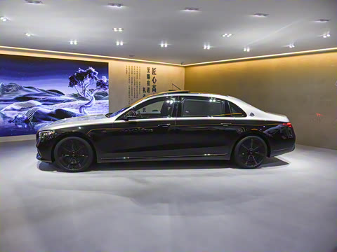 2025�� �Ŀ� S 680 4MATIC ��ҹ��