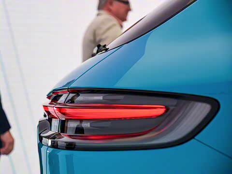 2018�� Macan 2.0T