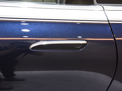 2023�� S 680 4MATIC ���ĸ߶��׷���˫ɫ