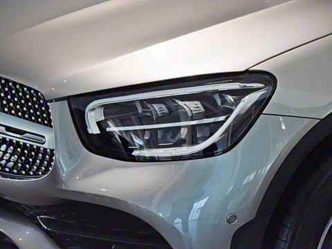 2020�� GLC 260 L 4MATIC ������