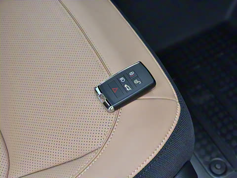 2025�� 90 5.0T V8