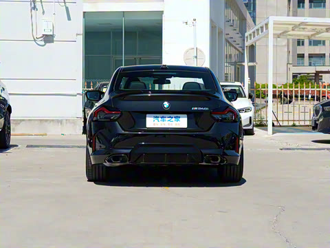 2025�� M240i xDrive