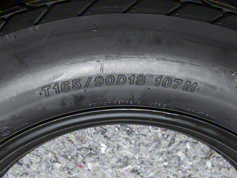 2025�� 300 ����������