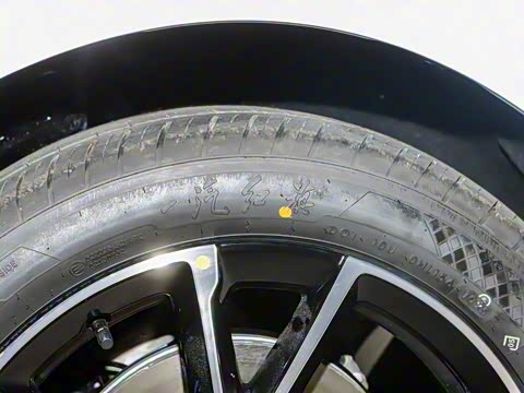 2025�� 2.0T ������