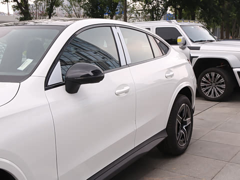 2025�� �Ŀ� GLC 260 4MATIC ����SUV