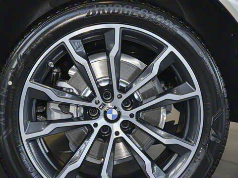 2021�� �Ŀ� xDrive 25i M�˶���ҹ��װ