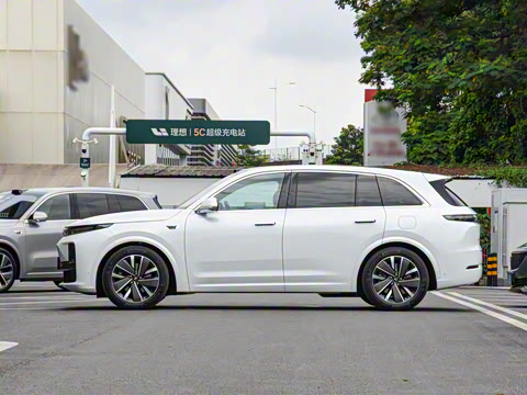 2025�� Pro ���ܻ��°�