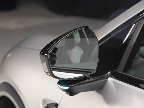 2025�� 702 �������� Ultra