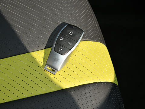 2023�� R600 ������