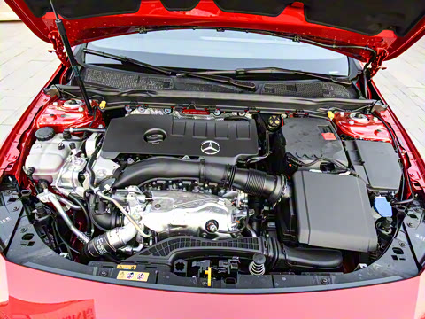 2022�� CLA 260 4MATIC