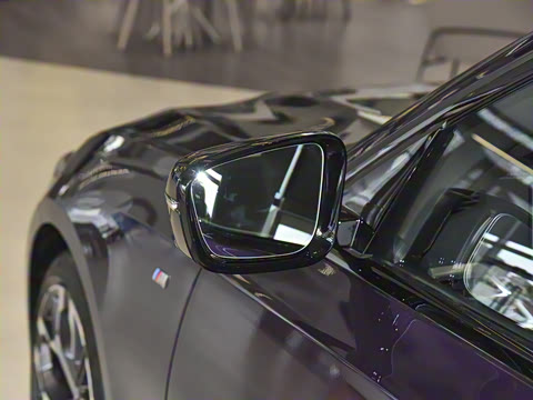 2025�� 330i 50����������