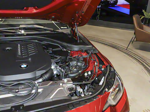 2025�� M240i xDrive