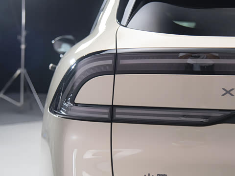 2025�� 702 �������� Ultra