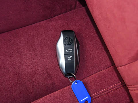 2023�� 2.0T �Զ�Trophy+����ҫ����