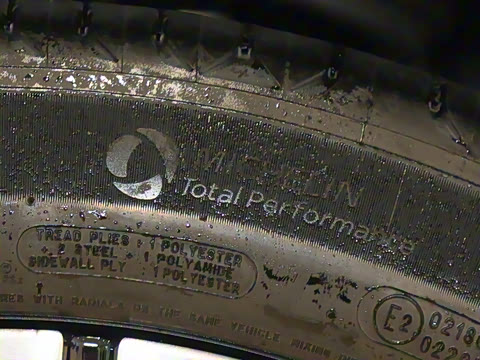 2025�� 75kWh Touring