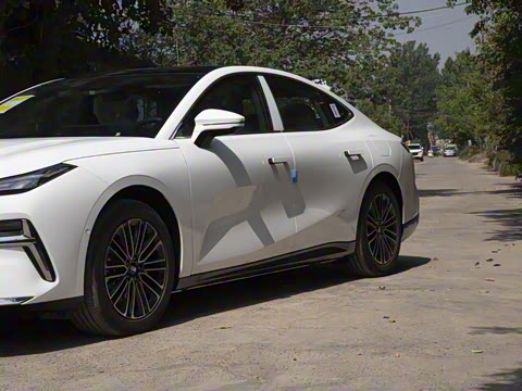 2025�� 130km EM-i ������