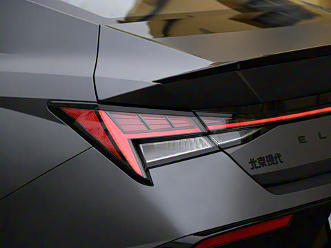 2023�� 240TGDi DCT N Line TOP�콢��