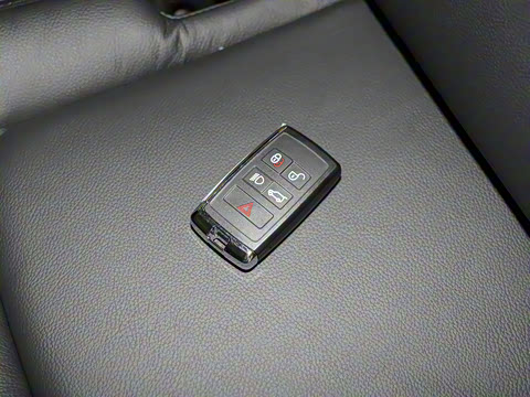 2022�� 3.0 L6 360PS ʢ����