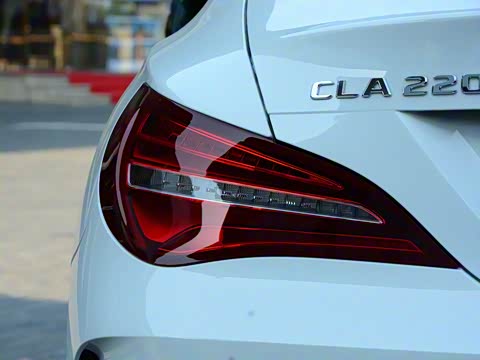 2019�� CLA 220 4MATIC