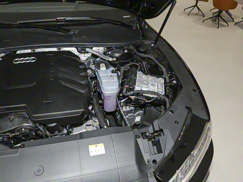 2025�� 45 TFSI quattro ������