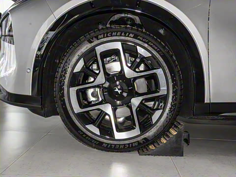 2025�� 702 �������� Max