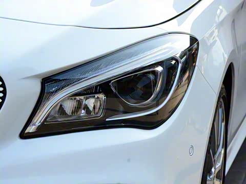 2019�� CLA 220 4MATIC