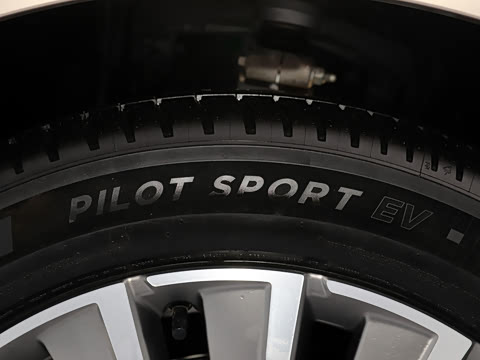 2025�� Ultra ������