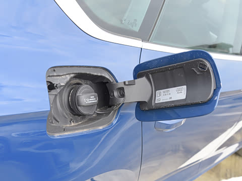 2023�� Sportback 40 TFSI quattro ����������