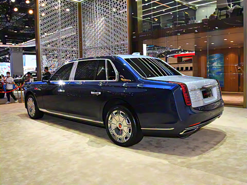 2025�� 4.0T V8 ��ͤ���϶��ư�