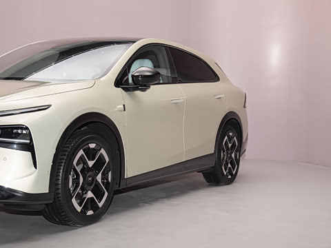 2025�� 702 �������� Ultra