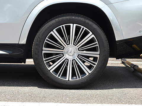 2025�� GLS 480 4MATIC