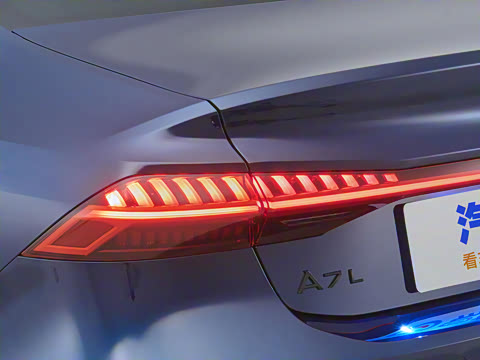 2022�� 55 TFSI quattro S-line ��Զ���׺���װ