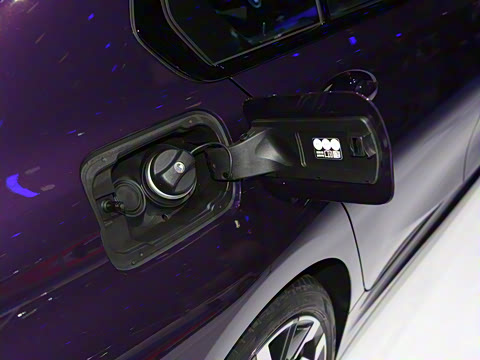 2025�� 330i 50����������