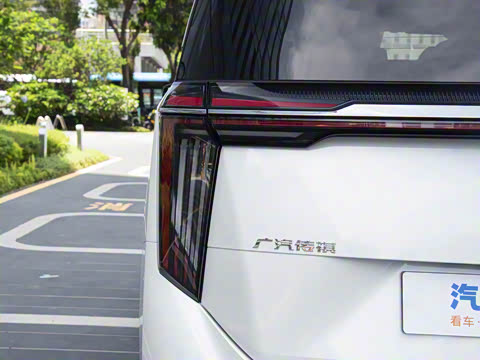 2025�� Ǭ��ϵ�� Ultra ͷ�Ȳ�