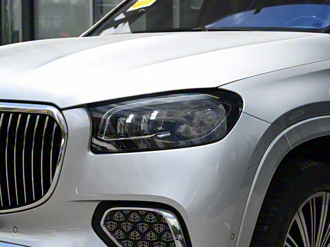 2025�� GLS 480 4MATIC