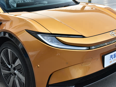 2025�� 550 PRO���а�