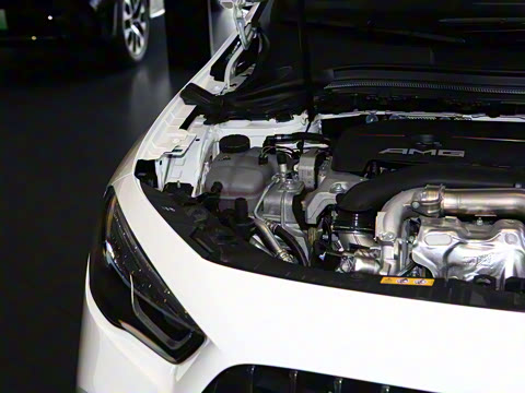 2025�� AMG GLA 35 4MATIC