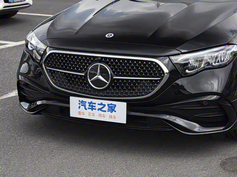 2025�� �Ŀ� E 260 �˶���