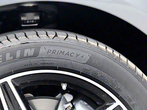 2020�� �Ŀ� E 260 �˶���