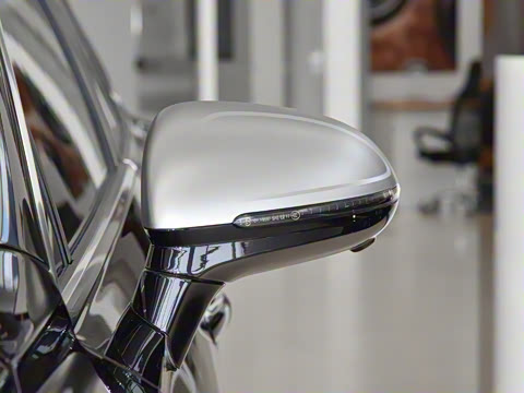 2026�� 4.0T V8 Mulliner