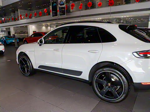 2020�� Macan 2.0T