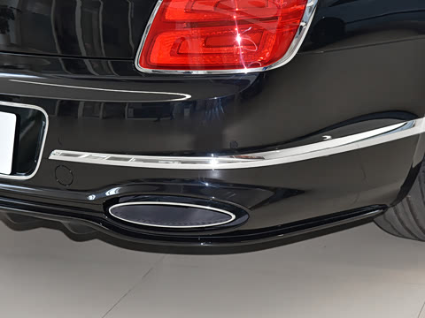 2026�� 4.0T V8 Mulliner