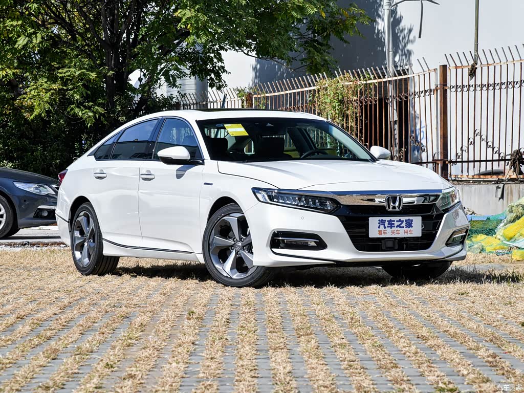 2018款 锐·混动 2.0l 锐智版 国v